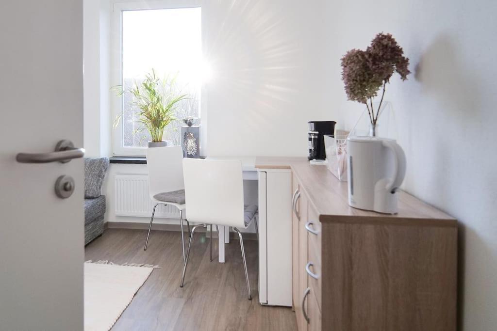 Preiswertes Modernes Gaestezimmer In Aue Bad-Schlema Экстерьер фото