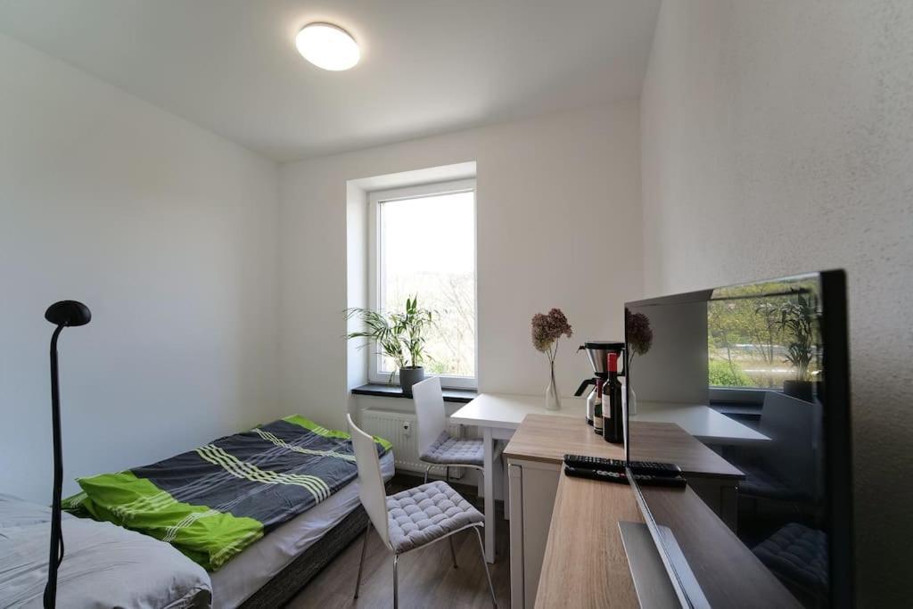 Preiswertes Modernes Gaestezimmer In Aue Bad-Schlema Экстерьер фото